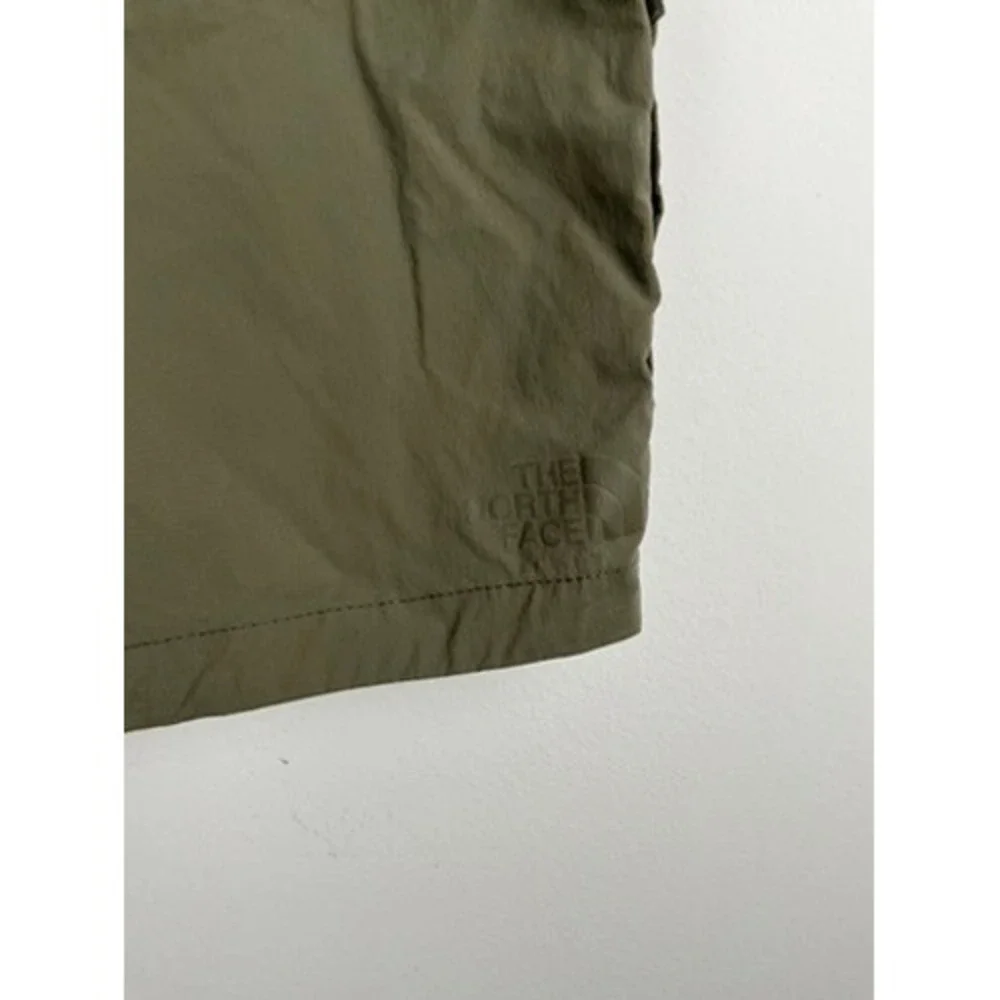 The North Face Mens khaki cargo shorts outdoor‎ hiking casual summer size 38